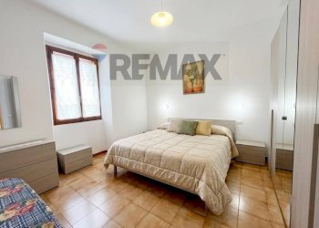 Camera / camera da letto - Three-room apartment via ingegner Porru
1, Tonara - photo 9