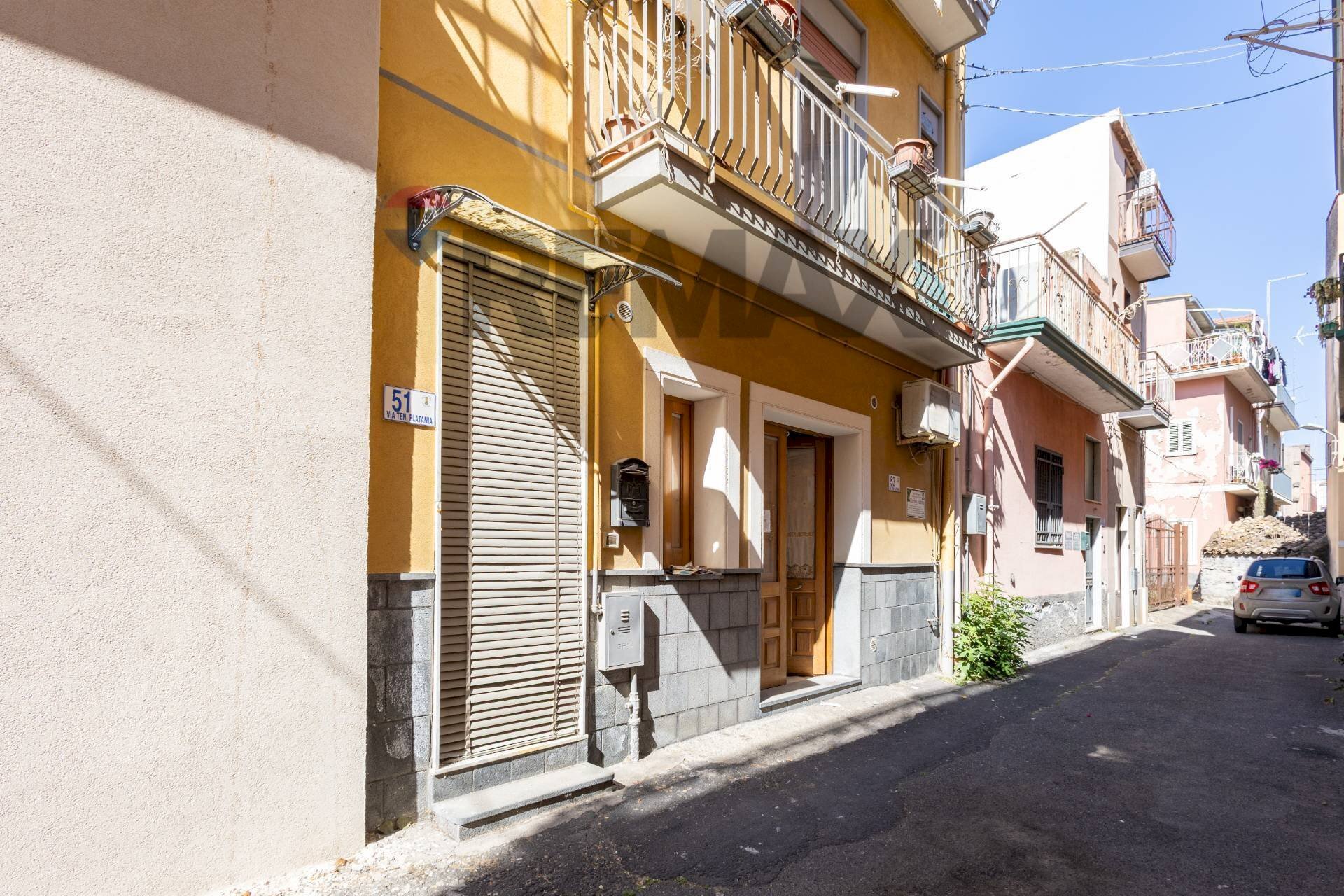 Edificio all\'aperto - Casa indipendente Via Tenente Platania
 
51, Motta Sant'Anastasia - foto 1