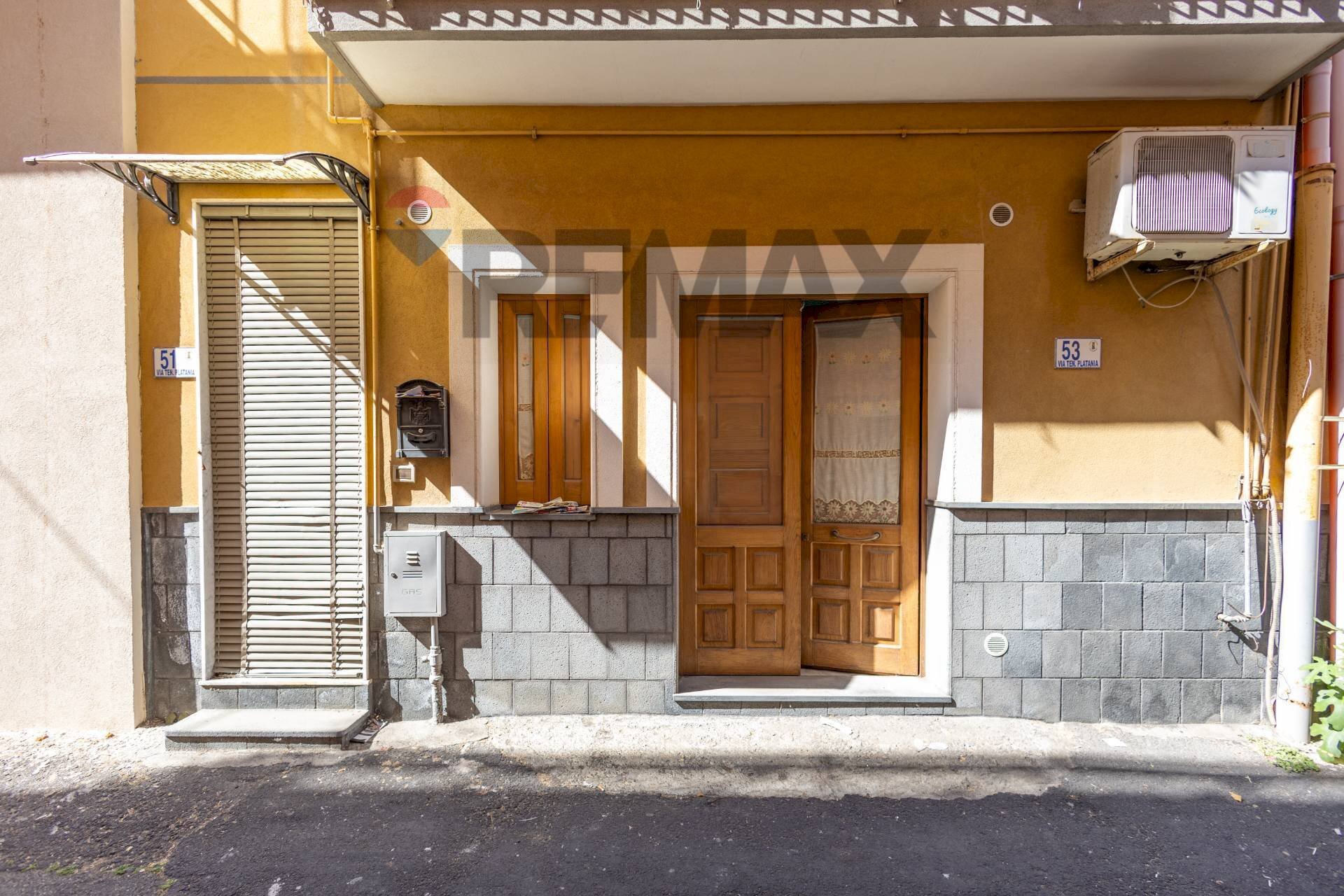 Casa all\'aperto - Casa indipendente Via Tenente Platania
51, Motta Sant'Anastasia - foto 2
