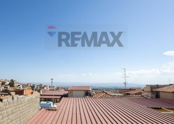 Edificio all\'aperto - Casa indipendente Via Tenente Platania
 
51, Motta Sant'Anastasia - foto 25