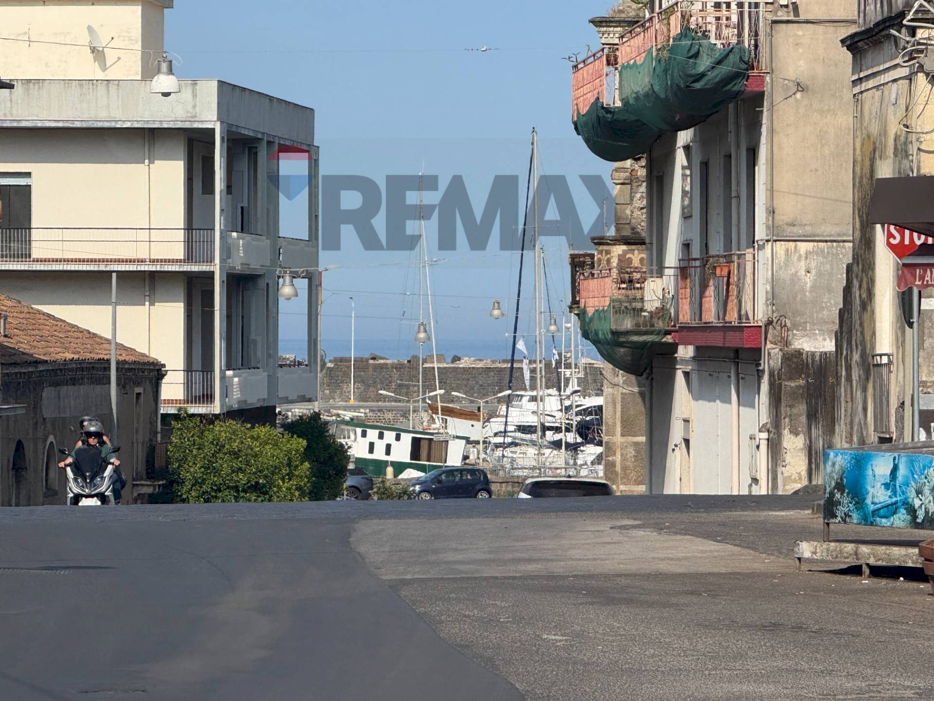 Edificio all\'aperto - Four-room apartment via circumvallazione
8, Riposto - photo 2
