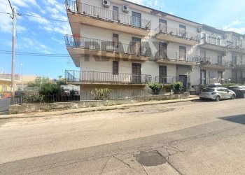 Edificio all\'aperto - Quadrilocale via circumvallazione
 
8, Riposto - foto 5