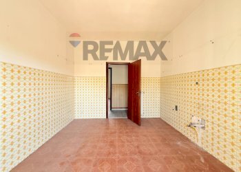 Stanza vuota - Quadrilocale via circumvallazione
 
8, Riposto - foto 12