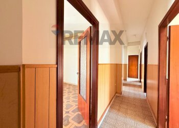 Hall / corridoio - Quadrilocale via circumvallazione
 
8, Riposto - foto 30