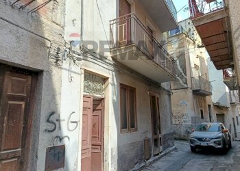Edificio all\'aperto - Two-room apartment via Buglio
 
21, Adrano - photo 3