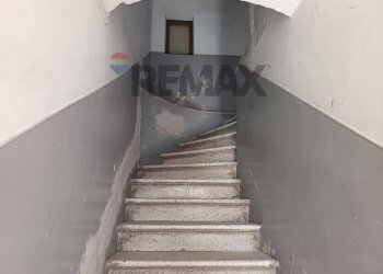 Scale - Two-room apartment via Buglio
 
21, Adrano - photo 4