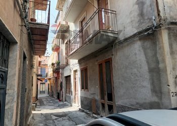 Edificio all\'aperto - Two-room apartment via Buglio
 
21, Adrano - photo 29