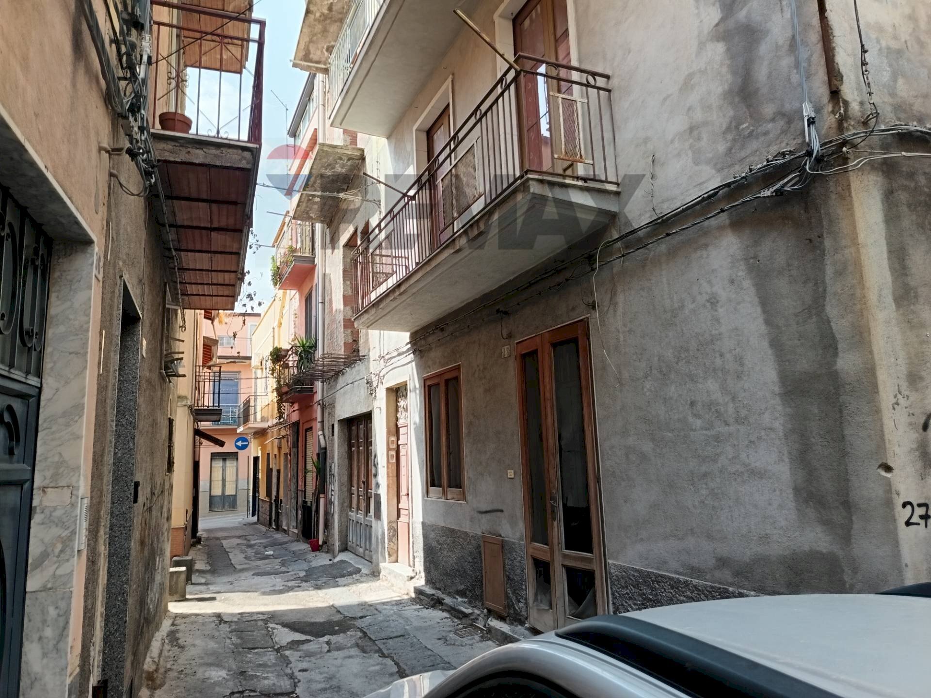 Edificio all\'aperto - Bilocale Via Buglio
 
21, Adrano - foto 2