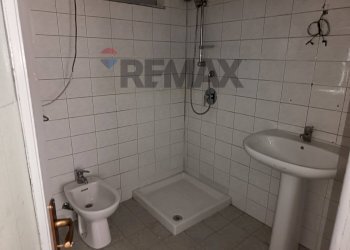 Bagno - Two-room apartment Via Buglio
 
21, Adrano - photo 16