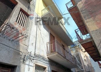 Edificio all\'aperto - Two-room apartment Via Buglio
 
21, Adrano - photo 25