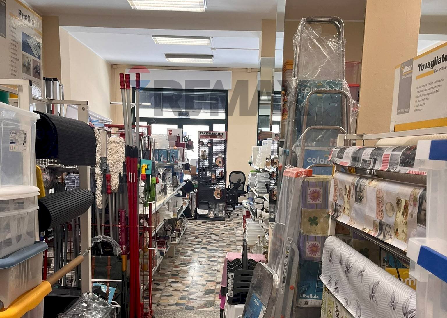 Dispensa di stoccaggio - Negozio via Boiardo
45, Cagliari - foto 2