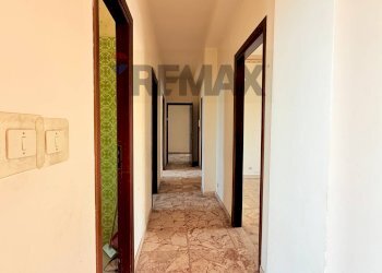 Hall / corridoio - Appartamento via circumvallazione
 
8, Riposto - foto 9