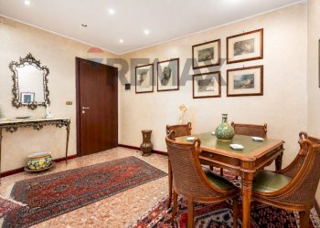 Sala da pranzo - Quadrilocale Viale Marco Polo
 
50, Catania - foto 7