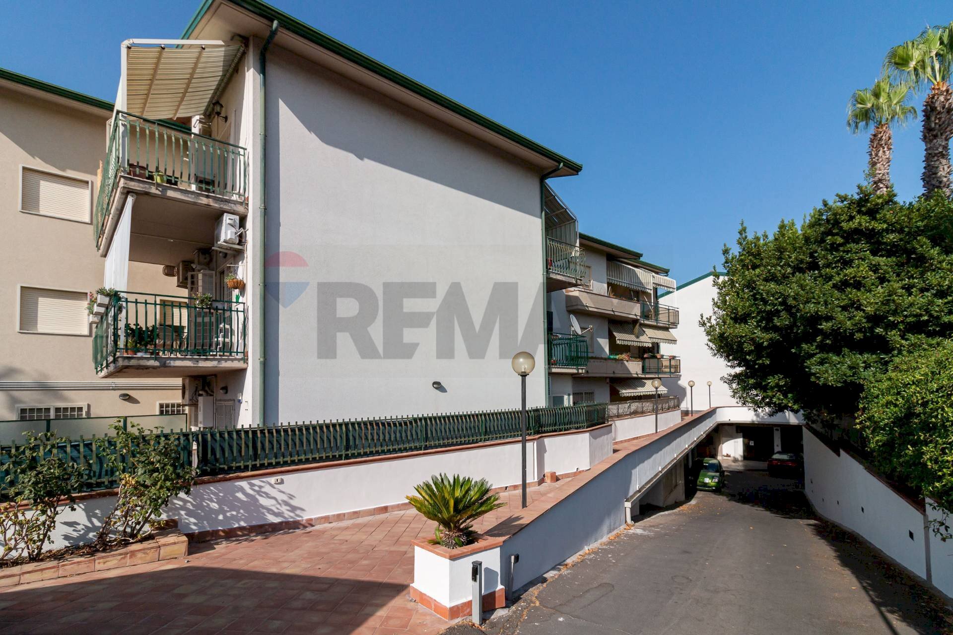 Edificio all\'aperto - Box Via Cristoforo Colombo
 
29, Tremestieri Etneo - photo 3