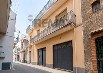Edificio all\'aperto - Casa indipendente via Guglielmo Marconi
 
30, Aci Sant'Antonio - foto 2