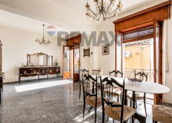 Sala da pranzo - Casa indipendente via Guglielmo Marconi
 
30, Aci Sant'Antonio - foto 3