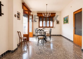 Sala da pranzo - Casa indipendente via Guglielmo Marconi
 
30, Aci Sant'Antonio - foto 5