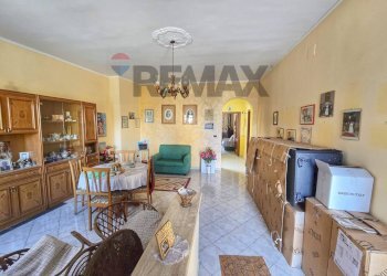 Sala da pranzo - Casa semi indipendente via Camillo B. Cavour
 
45, Pietramelara - foto 10