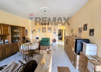 Sala da pranzo - Casa semi indipendente via Camillo B. Cavour
 
45, Pietramelara - foto 11