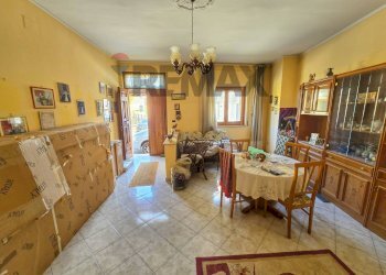 Sala da pranzo - Casa semi indipendente via Camillo B. Cavour
 
45, Pietramelara - foto 12