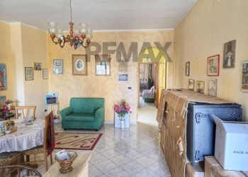 Sala da pranzo - Casa semi indipendente via Camillo B. Cavour
 
45, Pietramelara - foto 14