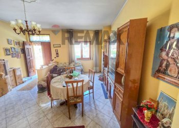 Sala da pranzo - Casa semi indipendente via Camillo B. Cavour
 
45, Pietramelara - foto 17