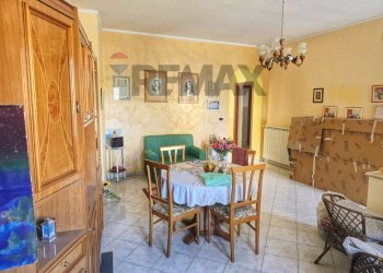 Sala da pranzo - Casa semi indipendente via Camillo B. Cavour
 
45, Pietramelara - foto 18