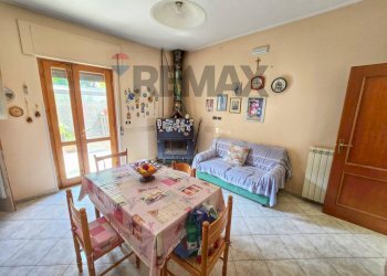 Sala da pranzo - Casa semi indipendente via Camillo B. Cavour
 
45, Pietramelara - foto 26