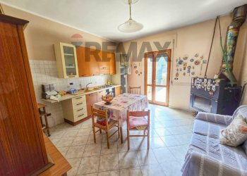 Sala da pranzo - Casa semi indipendente via Camillo B. Cavour
 
45, Pietramelara - foto 29