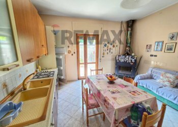 Sala da pranzo - Casa semi indipendente via Camillo B. Cavour
 
45, Pietramelara - foto 30
