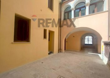 Edificio all\'aperto - Appartamento VIa Buccio da Ranallo
96, L'Aquila - foto 18