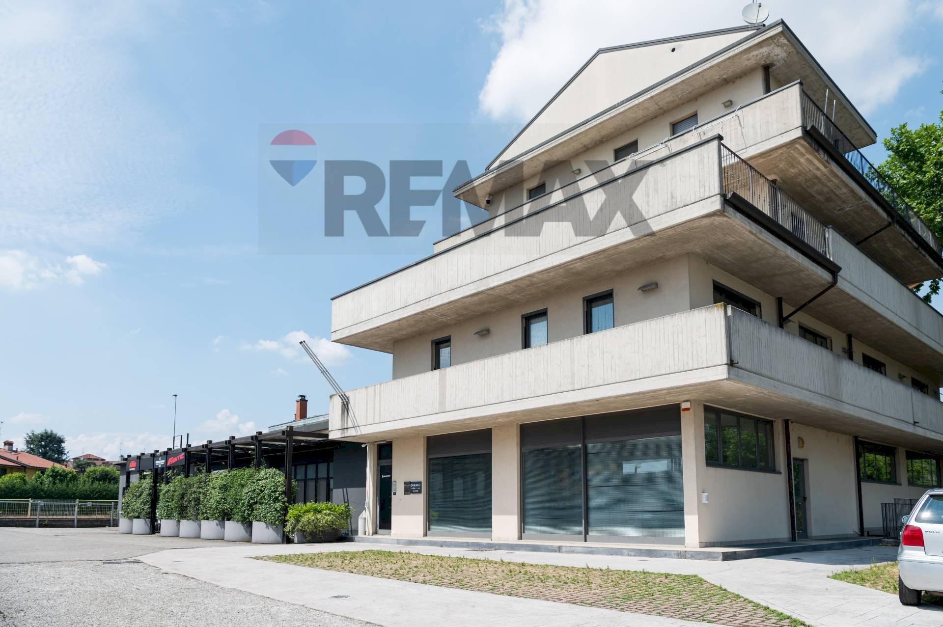 Edificio all\'aperto - Ufficio Via Provinciale
 
13/15, Lallio - foto 1