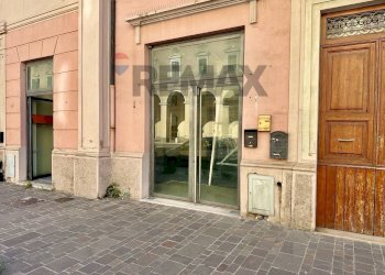 Edificio all\'aperto - Ufficio Via Guglielmo Marconi
26-28, Ancona - foto 21