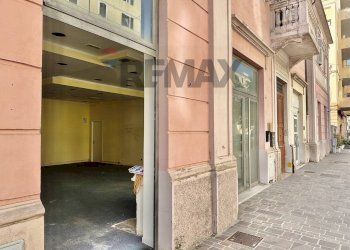 Edificio all\'aperto - Ufficio Via Guglielmo Marconi
26-28, Ancona - foto 22