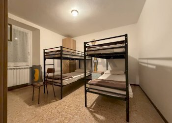 Camera / camera da letto - Semi-detached house via caneva
 
1, Serina - photo 12