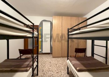 Camera / camera da letto - Semi-detached house via caneva
 
1, Serina - photo 22