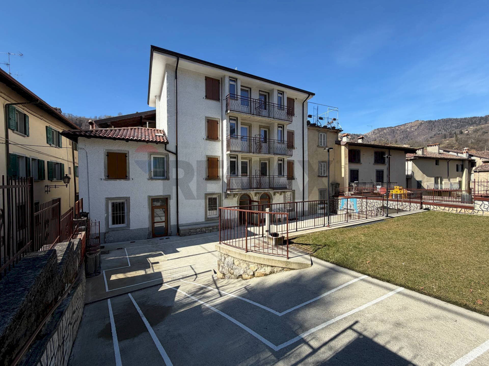 Edificio all\'aperto - Semi-detached house via caneva
 
5, Serina - photo 1