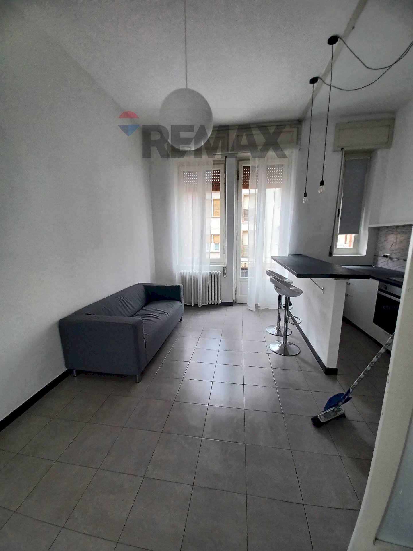 Living - Two-room apartment viale Roma
 
52, Novara - photo 3