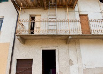 Edificio all\'aperto - Casa semi indipendente via Tosalli
 
38, Fara Novarese - foto 9