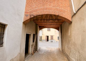 Edificio all\'aperto - Casa semi indipendente via Tosalli
 
38, Fara Novarese - foto 12