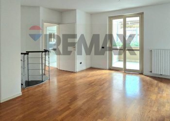 Stanza vuota - Trilocale via Ambrogio da Fossano
 
34, Pavia - foto 10