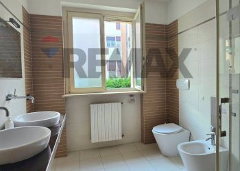 Bagno - Trilocale via Ambrogio da Fossano
 
34, Pavia - foto 31