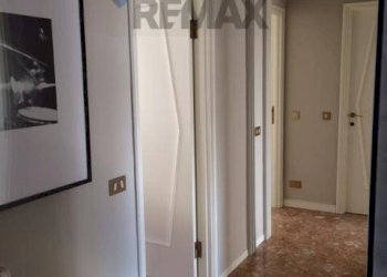 Hall / corridoio - Three-room apartment via cavallini
 
2, Pavia - photo 2