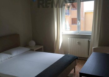 Camera / camera da letto - Three-room apartment via cavallini
 
2, Pavia - photo 16