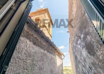 Edificio all\'aperto - Four-room apartment Via Carlo Emanuele Quarto
 
18, Ischia di Castro - photo 1