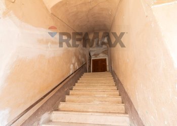 Scale - Four-room apartment Via Carlo Emanuele Quarto
 
18, Ischia di Castro - photo 9