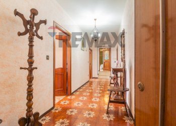Hall / corridoio - Four-room apartment Via Carlo Emanuele Quarto
 
18, Ischia di Castro - photo 10