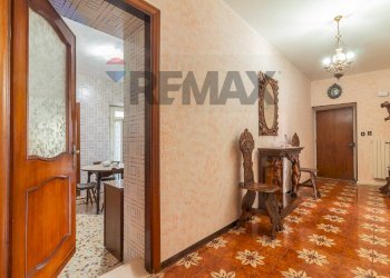 Hall / corridoio - Four-room apartment Via Carlo Emanuele Quarto
 
18, Ischia di Castro - photo 18