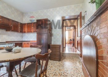 Cucina - Four-room apartment Via Carlo Emanuele Quarto
 
18, Ischia di Castro - photo 29