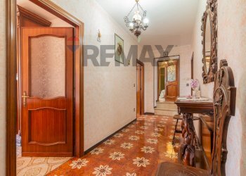 Hall / corridoio - Four-room apartment Via Carlo Emanuele Quarto
 
18, Ischia di Castro - photo 33